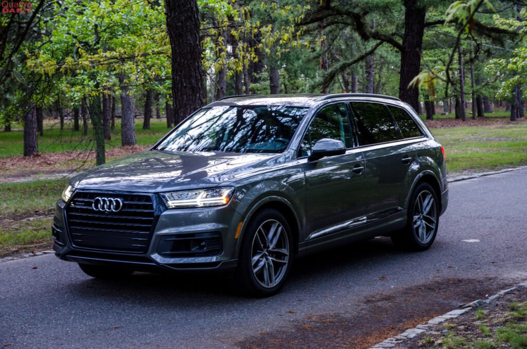 Audi Q7 wedding car