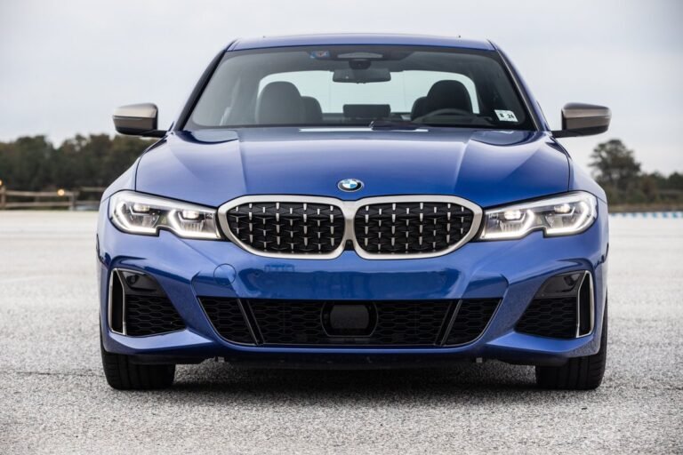 BMW 3 - Car Rental