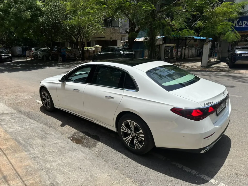 White Mercedes-Benz E-Class from the Sri Ram Cars fleet, Chennai