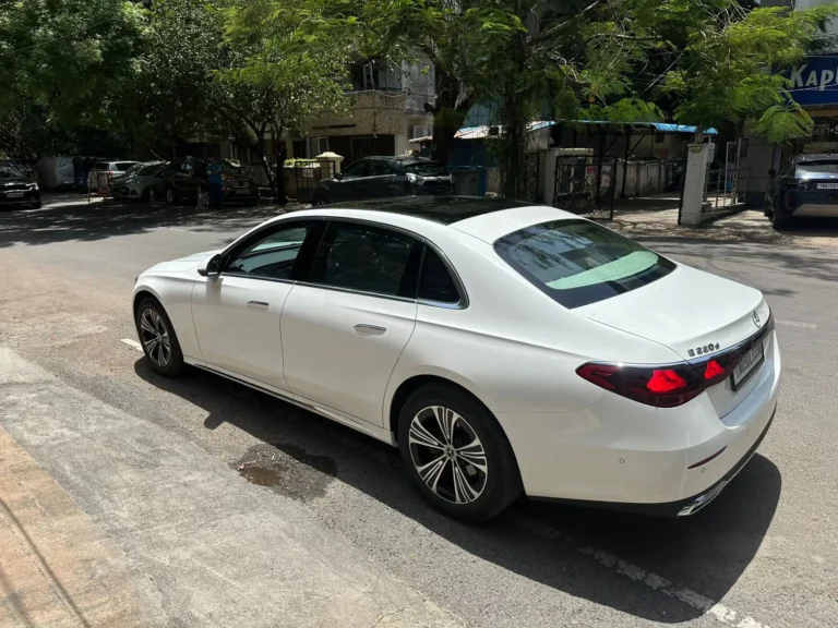 White Mercedes-Benz E-Class from the Sri Ram Cars fleet, Chennai