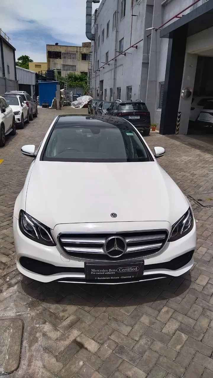 White Mercedes-Benz E-Class from the Sri Ram Cars fleet, Chennai