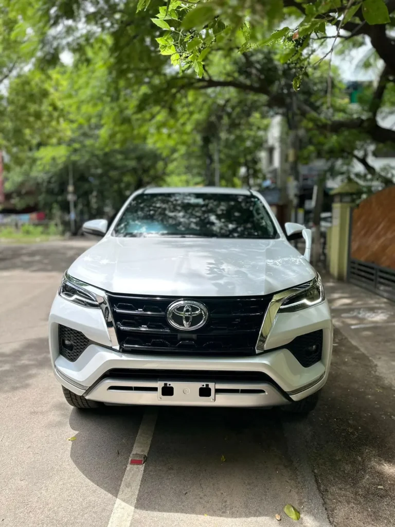 White Toyota Fortuner from the Sri Ram Cars fleet, Chennai